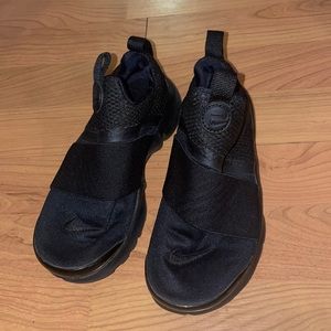 Nike Prestos Size 1Y kids Black